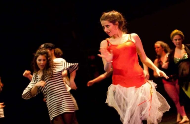 Fuera estrés: La Katarsis del tomatazo