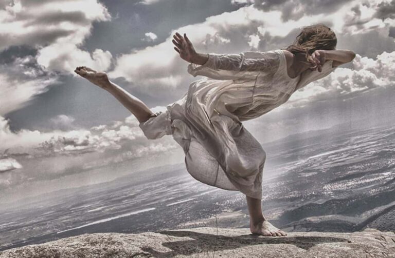 Bailemos por el planeta, We Earth