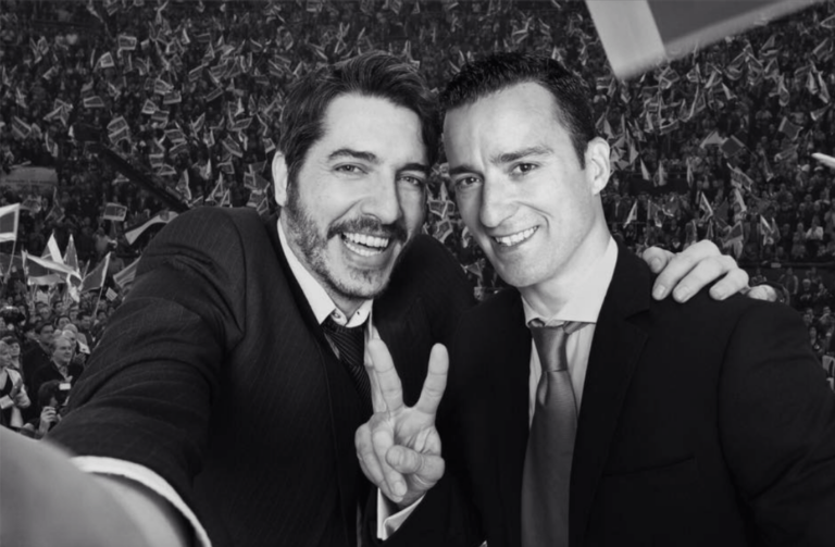 Dignidad, política llevada al teatro